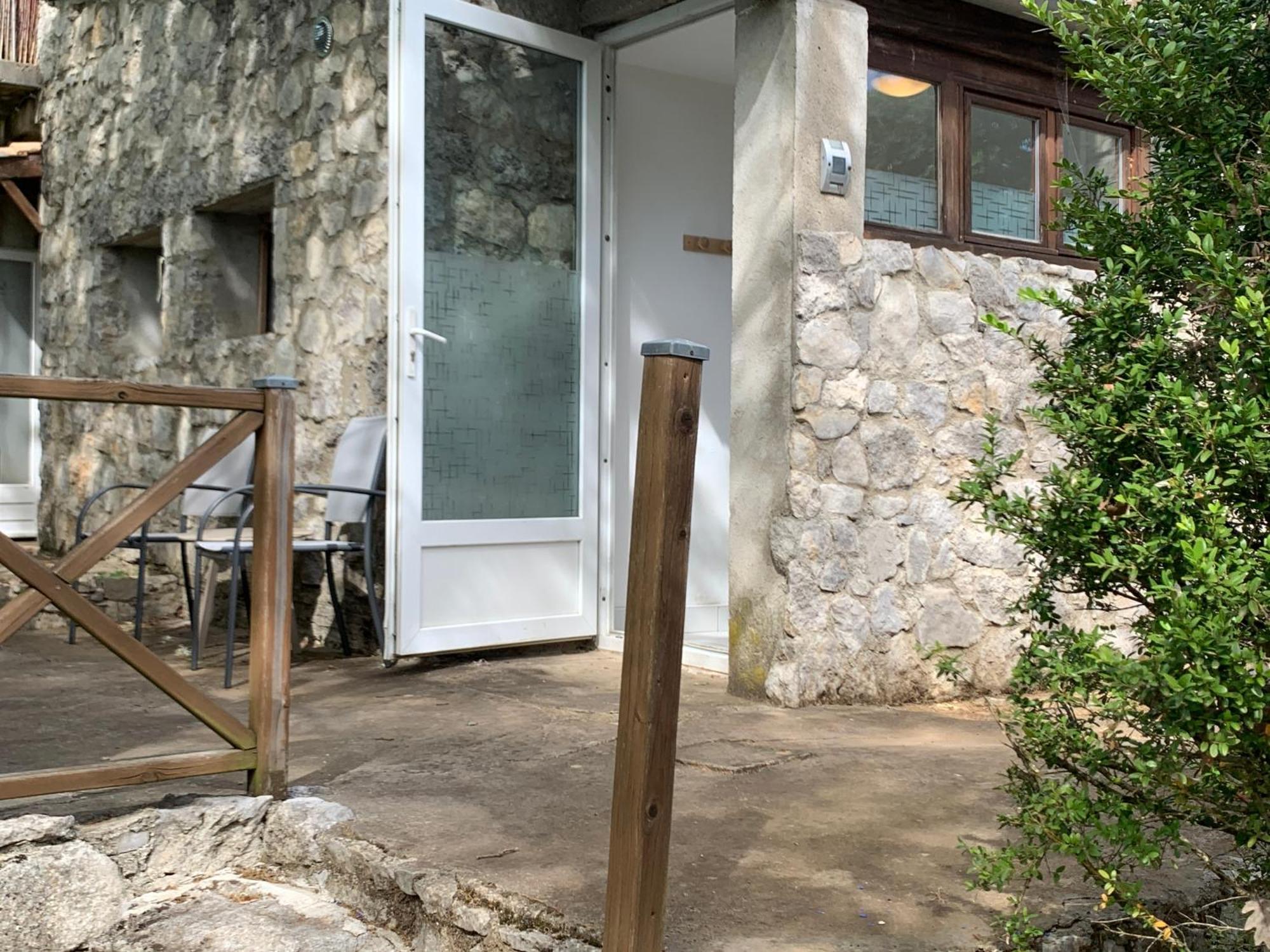 Villa de 100m2 avec grande piscine privée Saint Alban Auriolles Exterior foto
